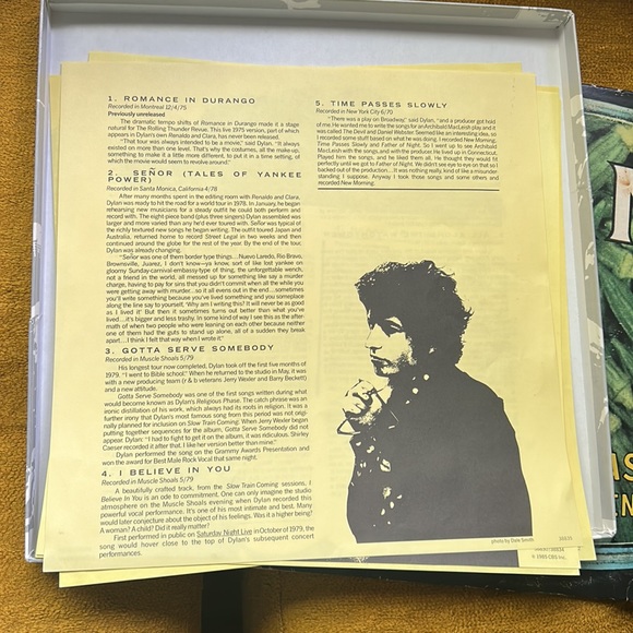 SOLDSOLDSOLD Bob Dylan collector’s Biograph 3-disc - Picture 3 of 13